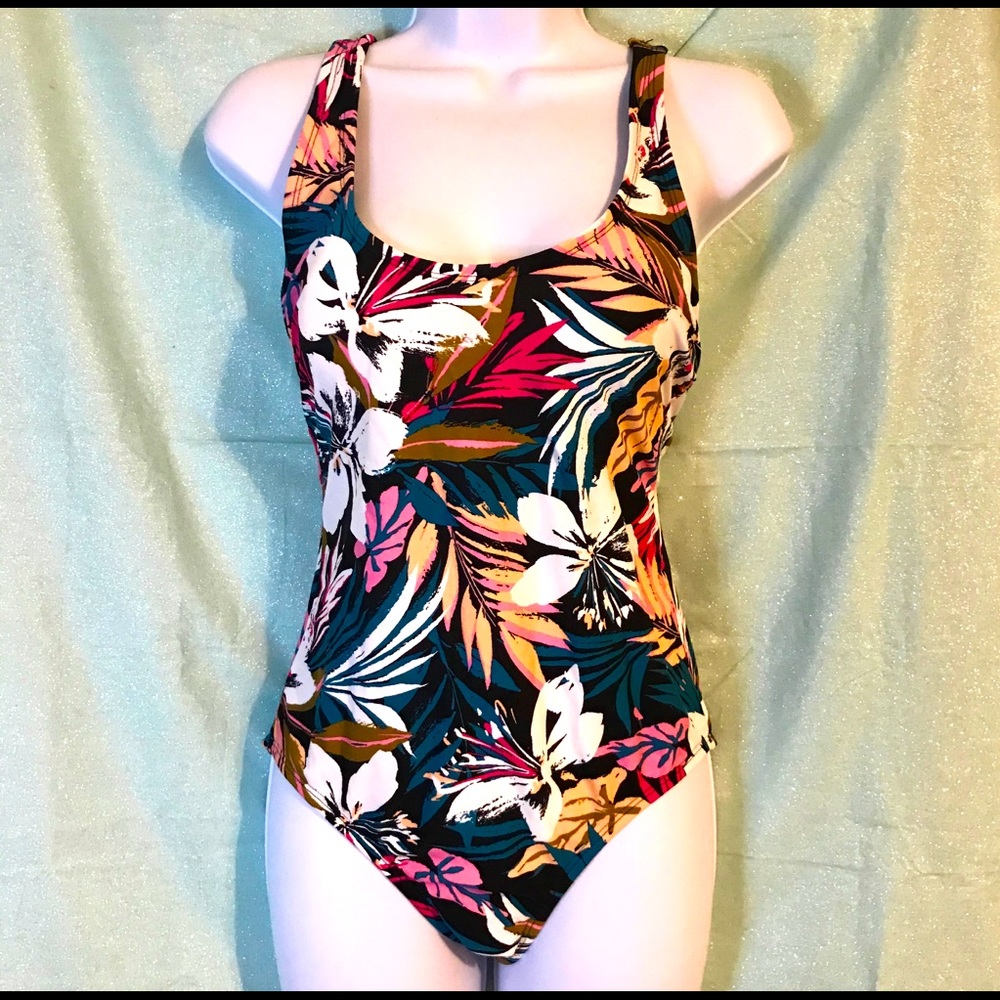 NWT Women’s 1 Piece Tropical Print Swimsuit- Mediu